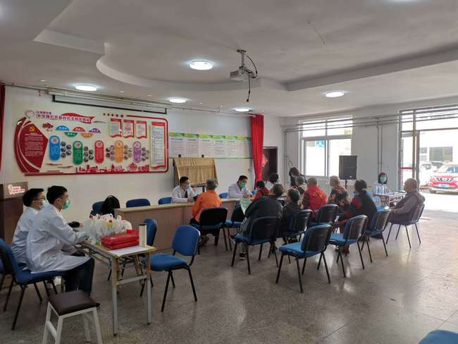 青島云南路街道開展“假日之約”黨員志愿服務(wù)活動(dòng)，提供健康咨詢